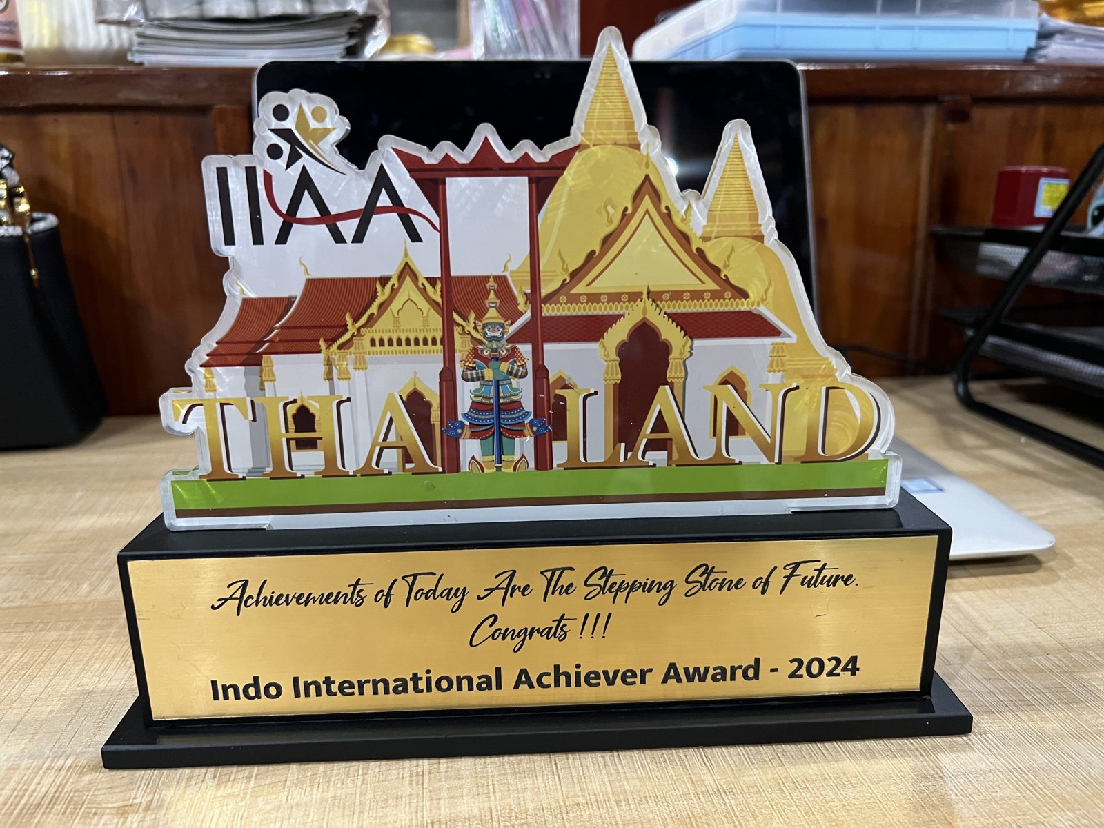 โล่รางวัล IIAA Thailand – Indo International Achiever Award 2024